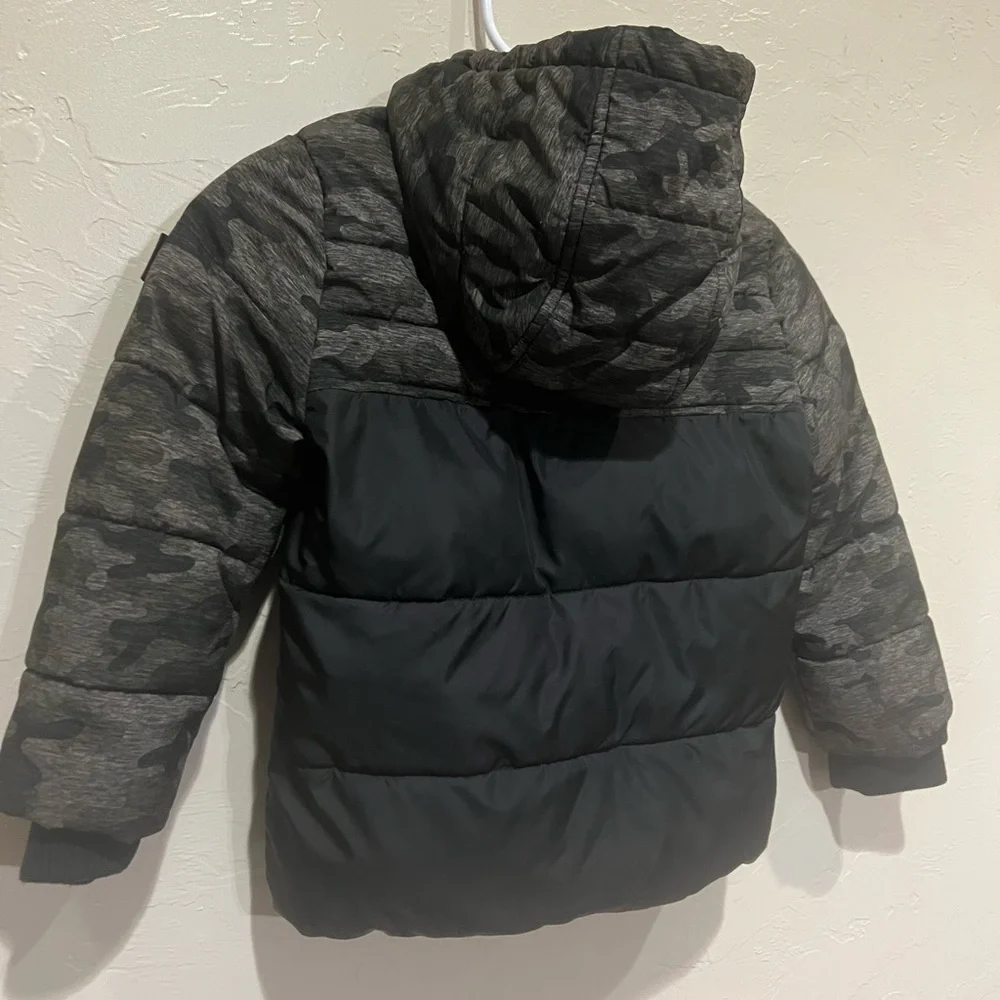 Michael Kors Boys Hooded Camo-Print Puffer Jacket Size 4T Water Resistant